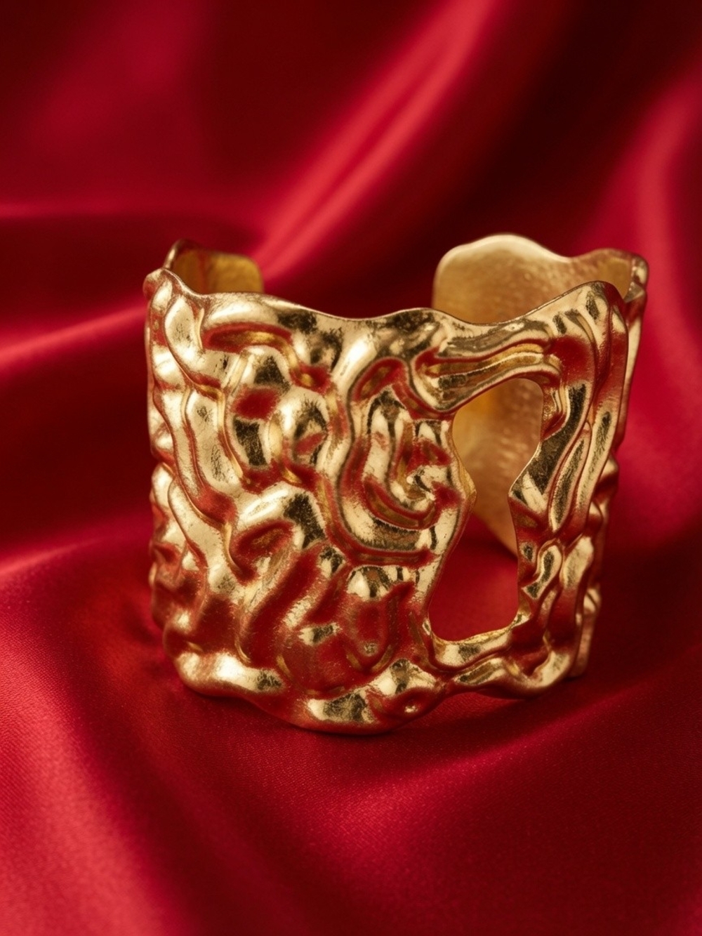 ✨💖🔑 Statement Gold-Tone Sculptural Cuff Bracelet – Art Deco Keyhole Magic ✨💫